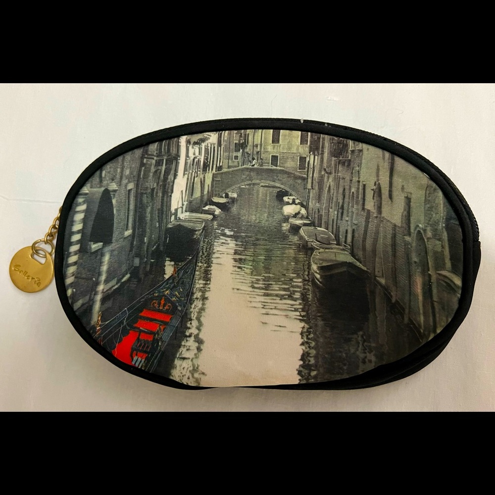 Galleria cosmetics bag